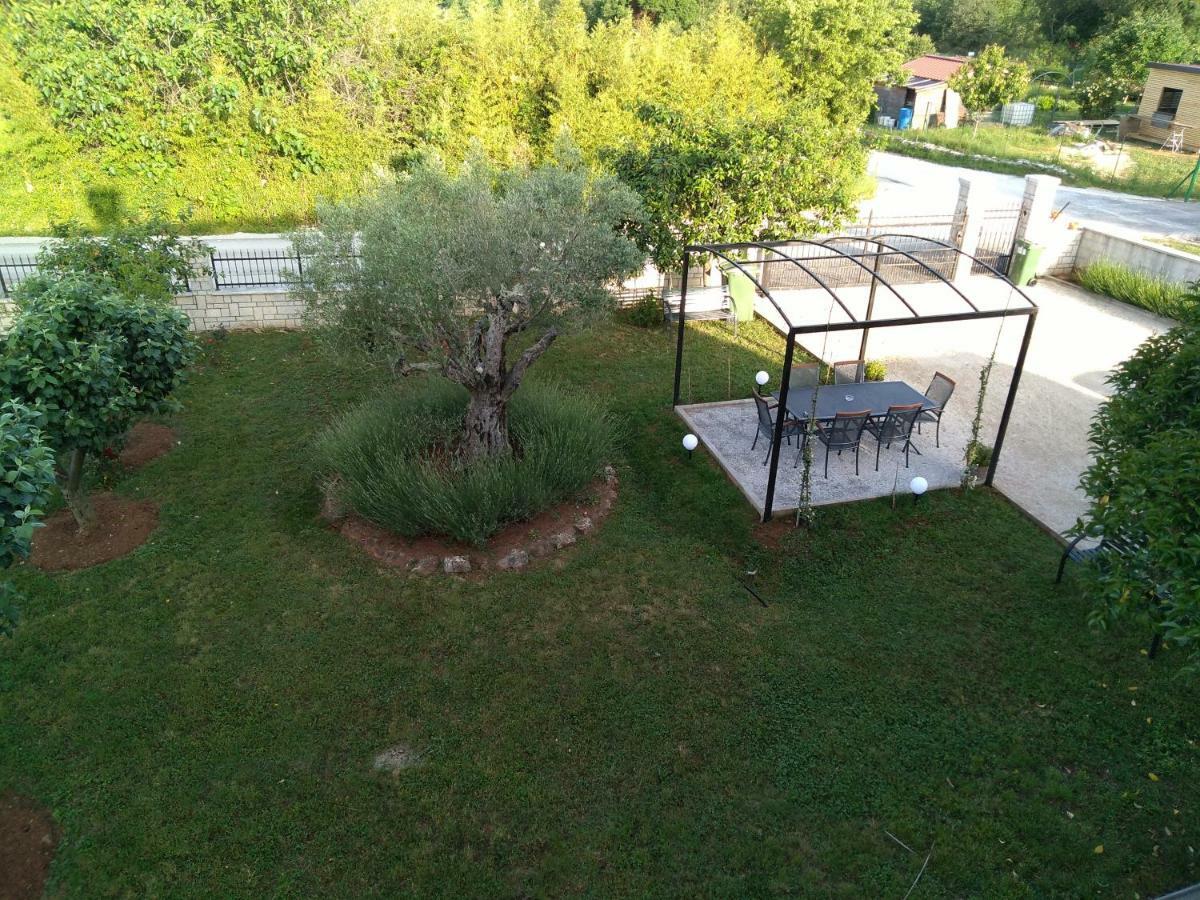 Apartment Vesna Veleniki Exterior photo